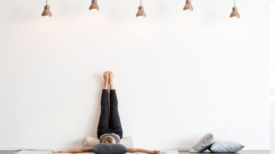 viparita karini - posture des jambes au mur - yoga - albi - posture réparatrice